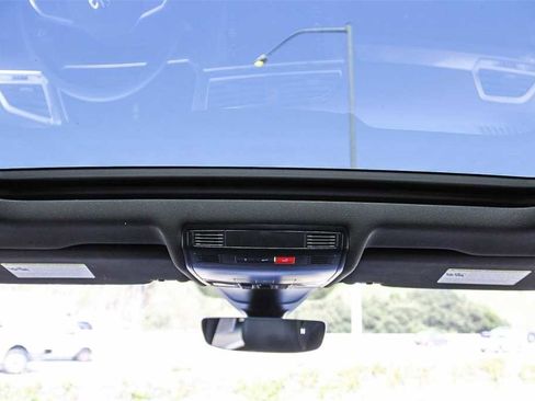 Used 2023 Volkswagen Tiguan SE R-Line image 12