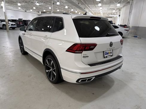 Certified 2023 Volkswagen Tiguan SEL R-Line image 6