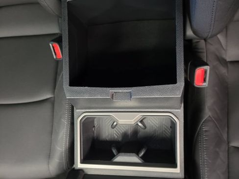 Used 2025 Toyota Tacoma SR5 AWD/4WD image 31