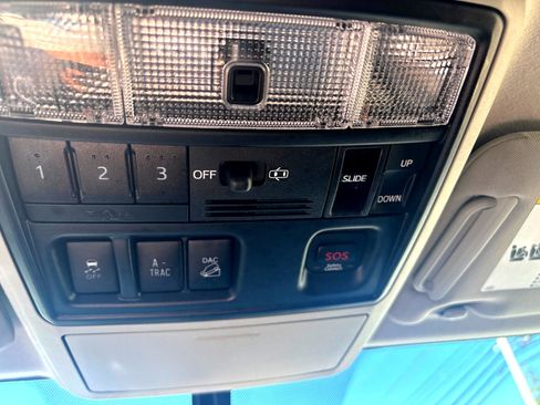 Used 2016 Toyota 4Runner Limited image 24