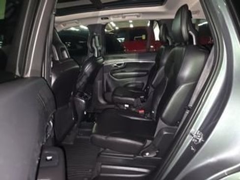 Used 2020 Volvo XC90 T6 Momentum w/ Protection Package Premier AWD/4WD image 9