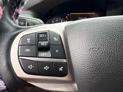 Used 2022 Ford Explorer XLT w/ Equipment Group 202A AWD/4WD image 23