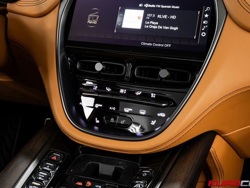 Used 2022 Aston Martin DBX image 29