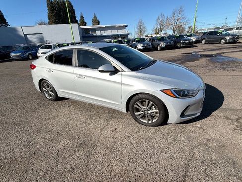Used 2018 Hyundai Elantra SEL FWD image 2