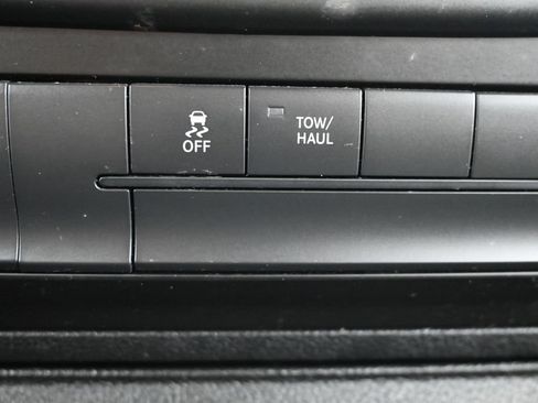 Used 2019 RAM 1500 Classic SLT w/ Luxury Group AWD/4WD image 26