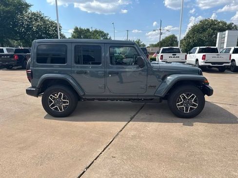 Certified 2026 Jeep Wrangler Unlimited Sahara AWD/4WD image 5