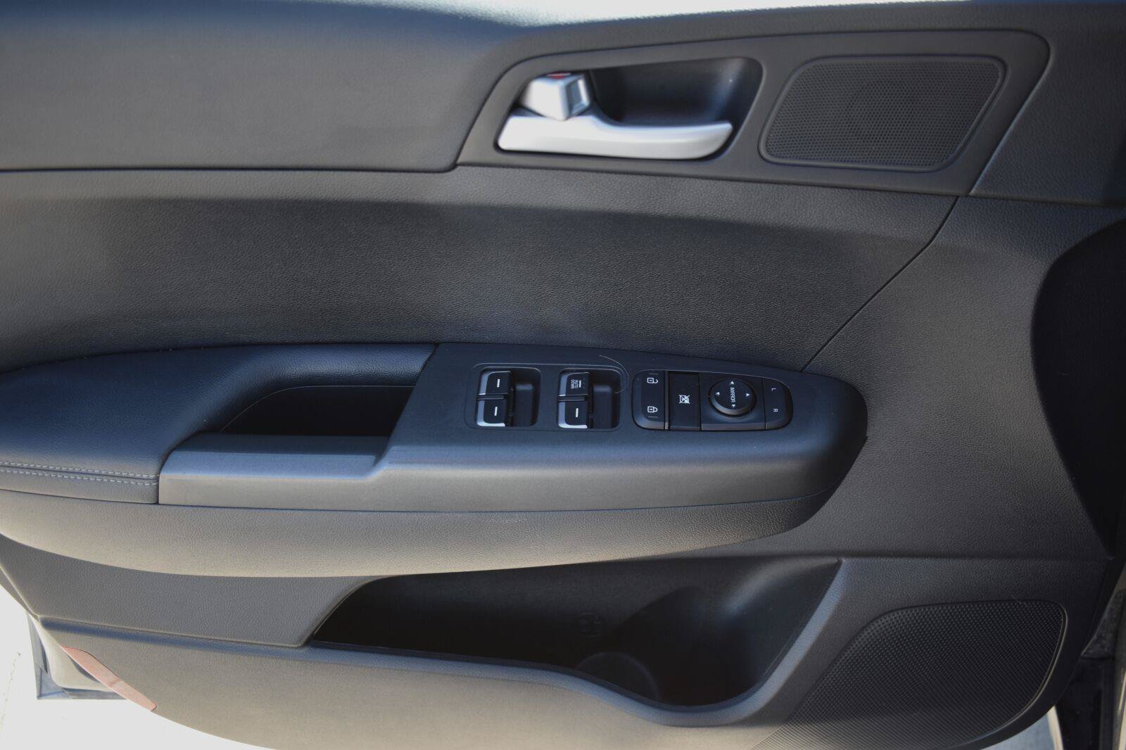 Used 2018 Kia Sportage LX FWD image 14