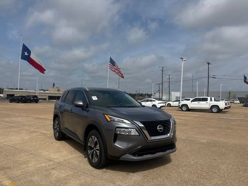 Certified 2023 Nissan Rogue SV w/ SV Premium B Package FWD image 1