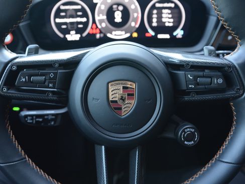 Certified 2025 Porsche Cayenne S AWD/4WD image 17