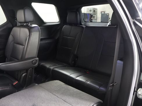Used 2023 Chevrolet Traverse RS AWD/4WD image 39