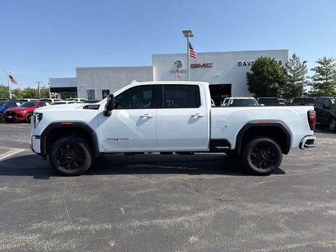 Used 2025 GMC Sierra 2500 AT4 AWD/4WD image 8