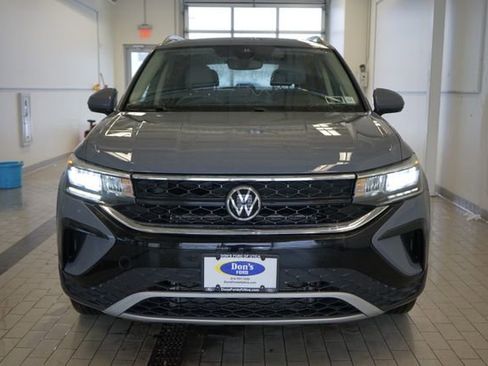 Used 2022 Volkswagen Taos SE image 16