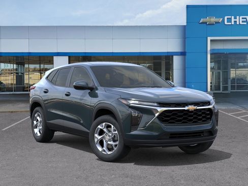 New 2026 Chevrolet Trax LS w/ LS Convenience Package FWD image 8