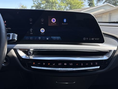 Used 2024 Cadillac Lyriq Luxury AWD/4WD image 17