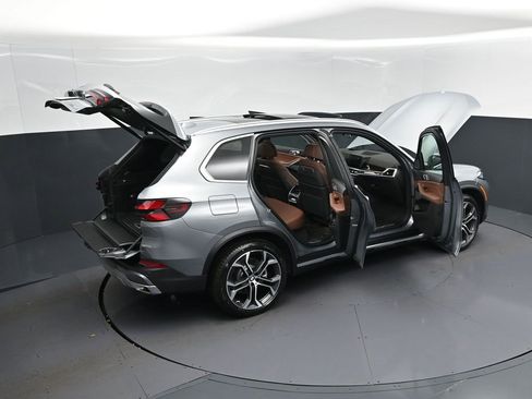 New 2026 BMW X5 sDrive40i image 50