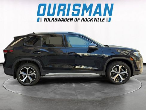 New 2025 Volkswagen Tiguan SE image 7