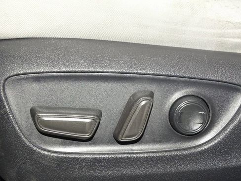 Used 2021 Toyota RAV4 XLE w/ Convenience Package FWD image 20