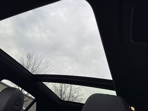 Used 2025 Mercedes-Benz GLE 450e 4MATIC image 6