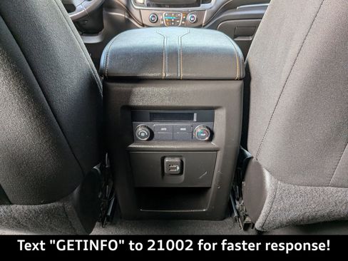 Used 2018 Chevrolet Traverse LT image 17