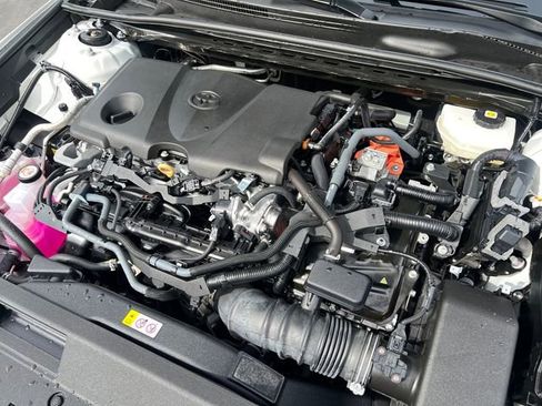 Used 2025 Toyota Camry LE image 9