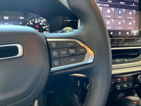 Used 2025 Jeep Compass Limited AWD/4WD image 9