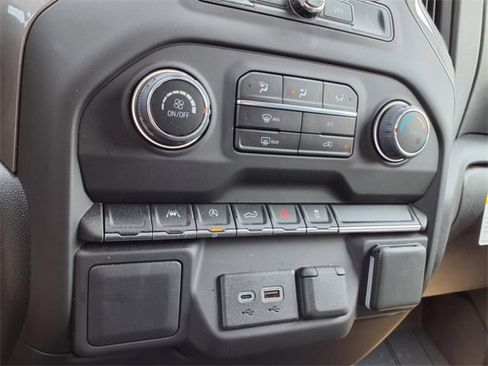 Used 2024 Chevrolet Silverado 1500 Custom image 8