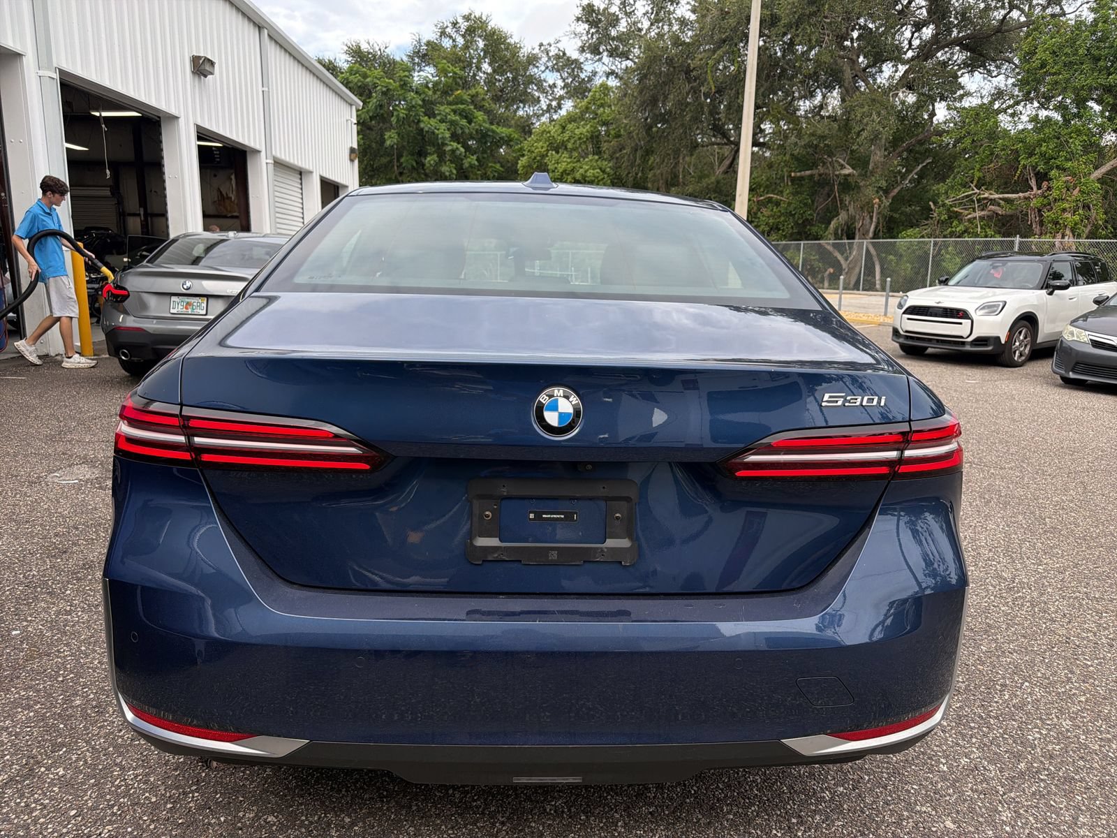 Used 2024 BMW 530i w/ Premium Package RWD image 9