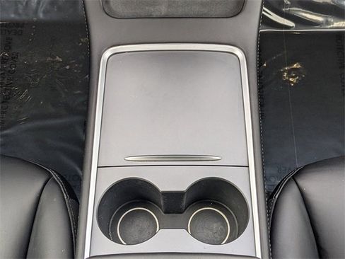 Used 2022 Tesla Model Y Performance image 22