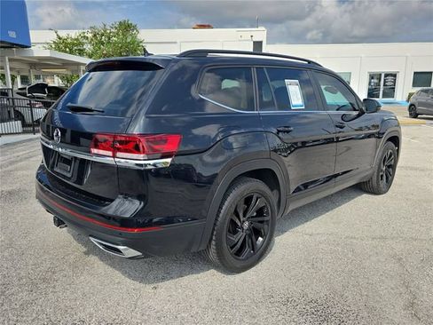 Used 2023 Volkswagen Atlas SE w/ Panoramic Sunroof Package FWD image 4