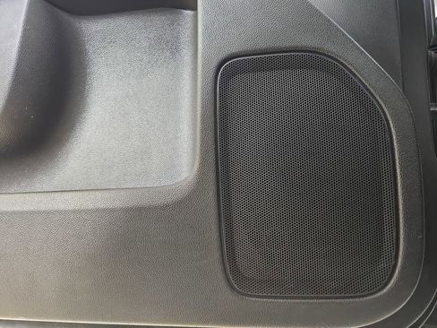 Used 2015 GMC Sierra 1500 SLE w/ SLE Value Package image 33