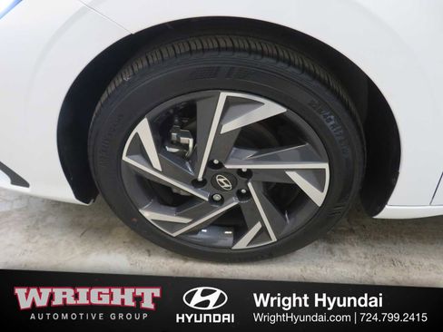 Certified 2025 Hyundai Elantra Sport image 8
