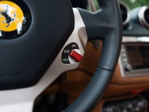 Used 2010 Ferrari California RWD image 34