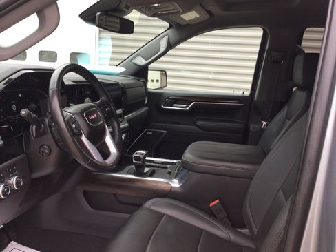 Used 2023 GMC Sierra 1500 SLT w/ SLT Premium Package AWD/4WD image 7