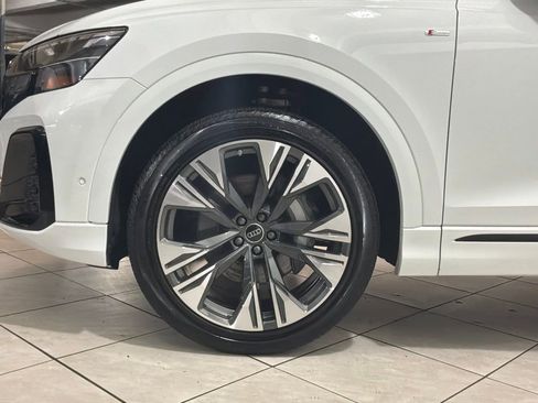 Used 2025 Audi Q8 Premium Plus w/ Premium Plus Package AWD/4WD image 17