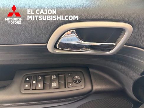 Used 2022 Jeep Grand Cherokee Laredo X RWD image 10