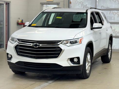 Used 2021 Chevrolet Traverse LT FWD image 3