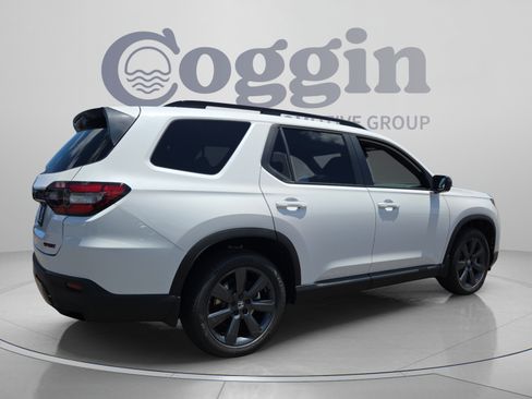 New 2026 Honda Pilot Sport image 5
