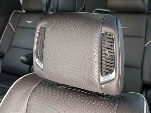 Used 2023 Cadillac Escalade Premium Luxury AWD/4WD image 15
