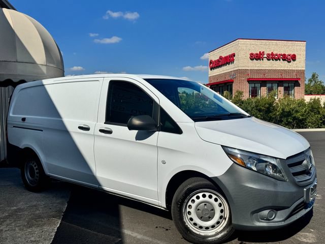 Used 2022 Mercedes-Benz Metris image 2