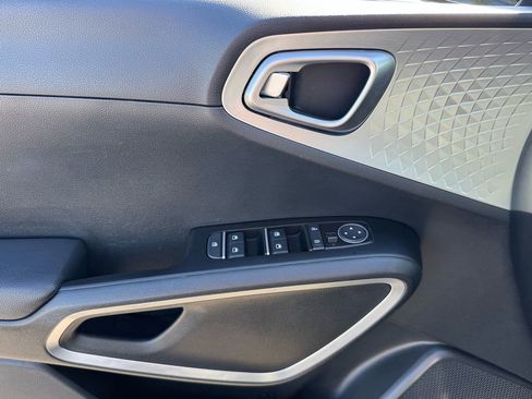 Used 2024 Kia Soul LX w/ Option Group 015 image 12