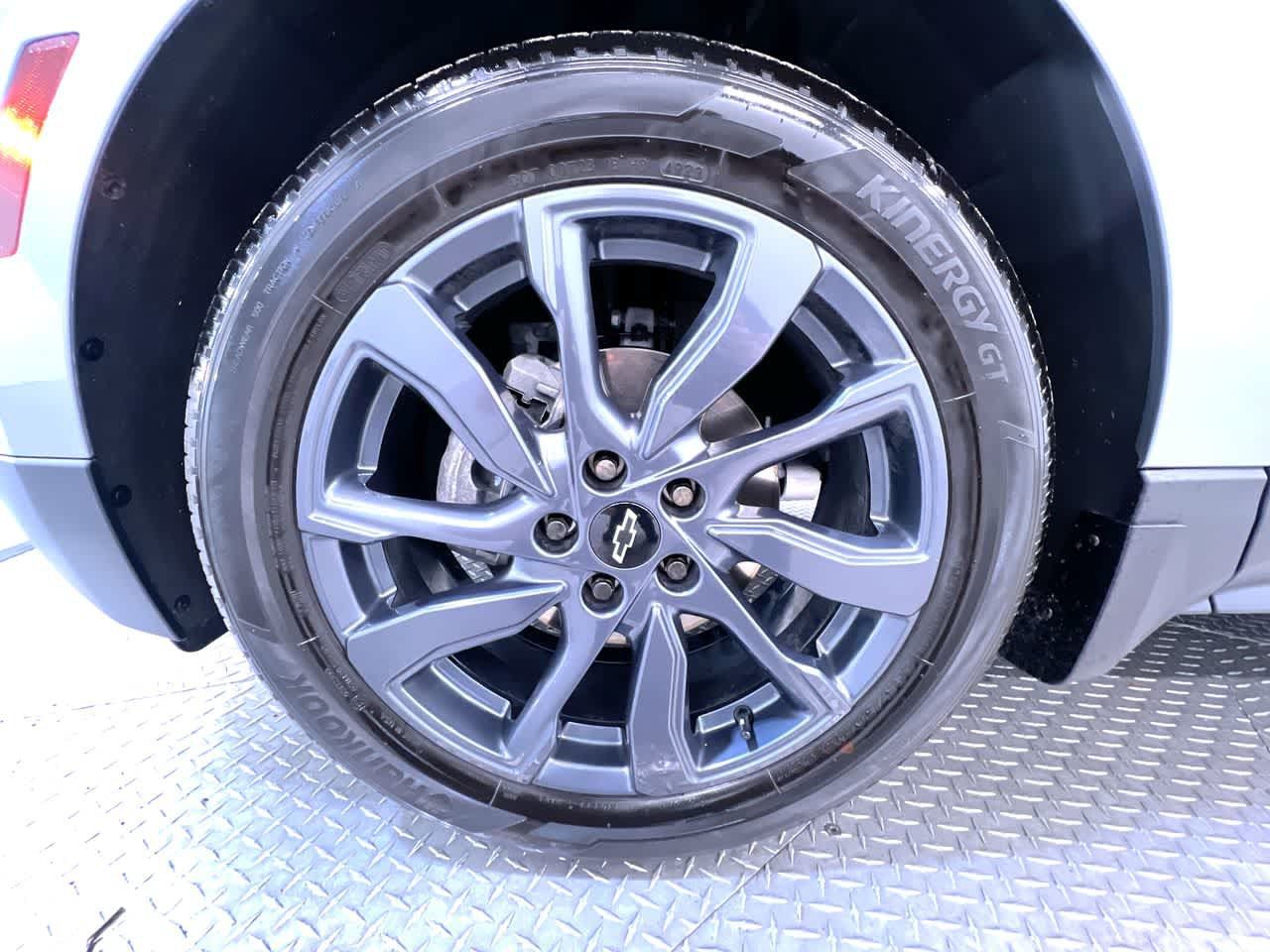 Used 2024 Chevrolet Equinox RS w/ LPO, Floor Liner Package FWD image 10