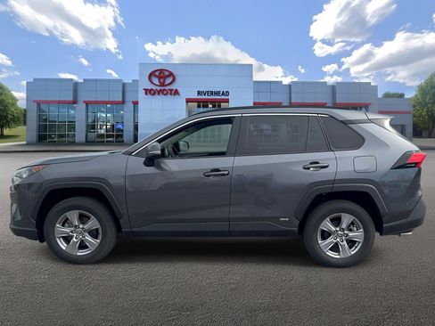 Certified 2022 Toyota RAV4 LE w/ Carpet Mat Package (TMS) image 3