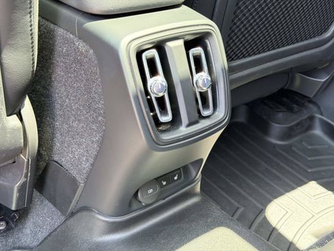 Used 2021 Volvo XC40 P8 Recharge AWD/4WD image 22