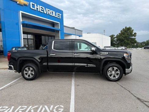 Used 2025 GMC Sierra 1500 SLT AWD/4WD image 2