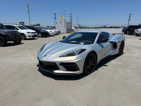 Used 2021 Chevrolet Corvette Stingray Preferred Cpe w/ Z51 Performance Package RWD image 1