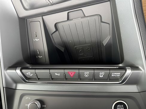 New 2025 Audi Q3 2.0T Premium image 39