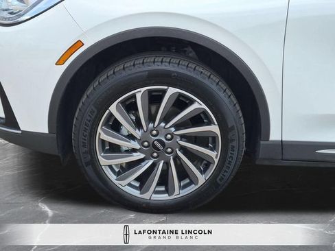Certified 2026 Lincoln Corsair Reserve w/ Rear Removable Package Tray AWD/4WD image 35