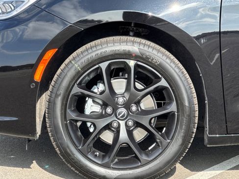 New 2026 Chrysler Pacifica Select image 25