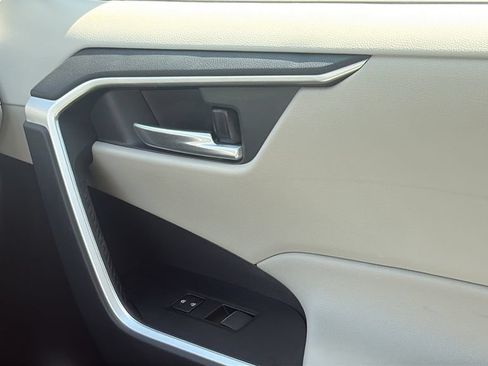Used 2021 Toyota RAV4 XLE Premium FWD image 13