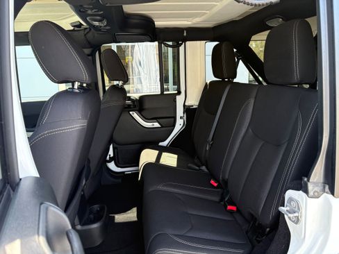 Certified 2017 Jeep Wrangler Unlimited Sahara w/ Connectivity Group image 13